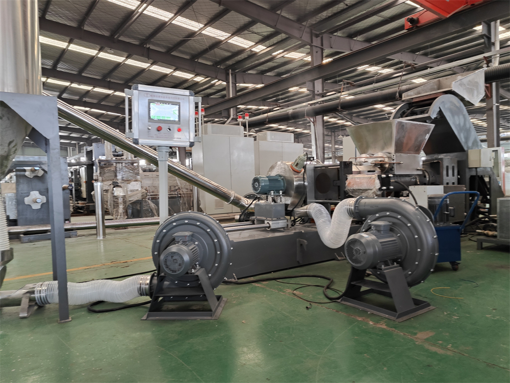 納米填充母料擠出機(jī)_納米填充母